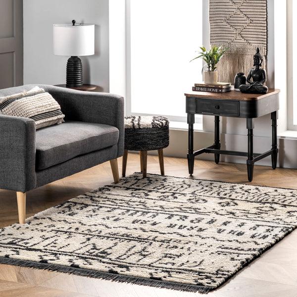 Nuloom Tessa Tribal Soft Shag Fringe Area Rug Beige