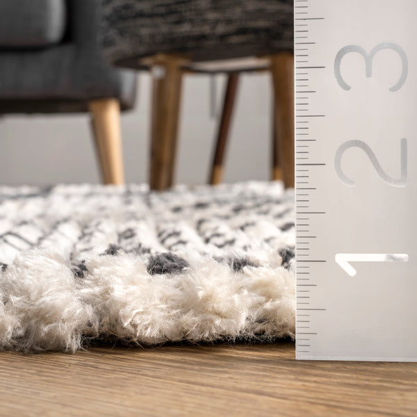 Nuloom Tessa Tribal Soft Shag Fringe Area Rug Beige