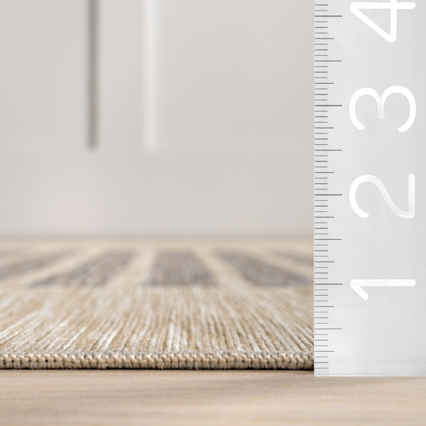 Nuloom Treasure Geometric Indoor/Outdoor Area Rug Light Grey
